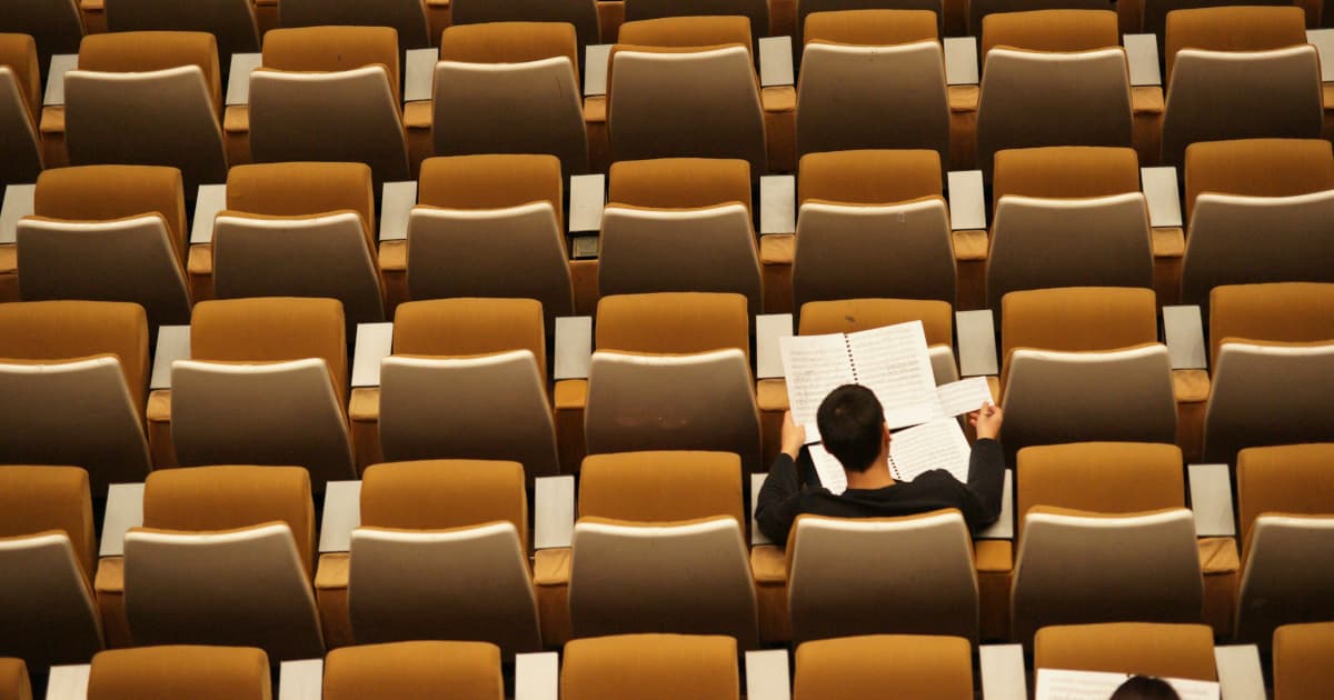 La Beca Leon Harris 'Camino a la Recuperación' se abre a nivel nacional para estudiantes universitarios en recuperación