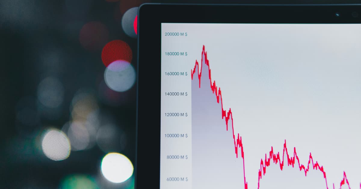 Analistas señalan que el alza del precio de la plata difiere de patrones históricos ante restricciones de oferta