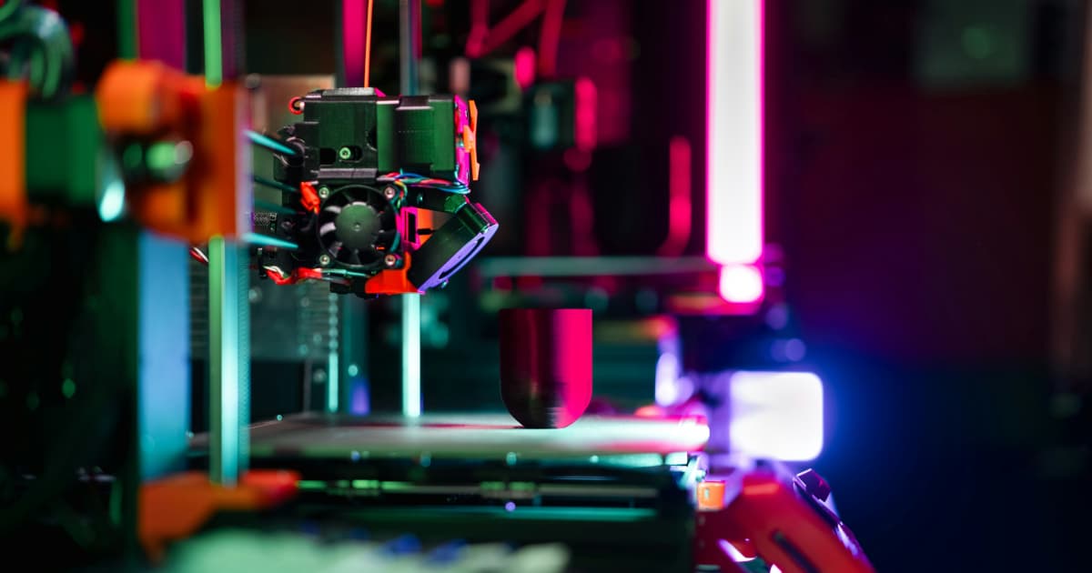 ADM Endeavors Completa Instalación de 100,000 Pies Cuadrados, Aumentando la Capacidad de Producción Casi Seis Veces