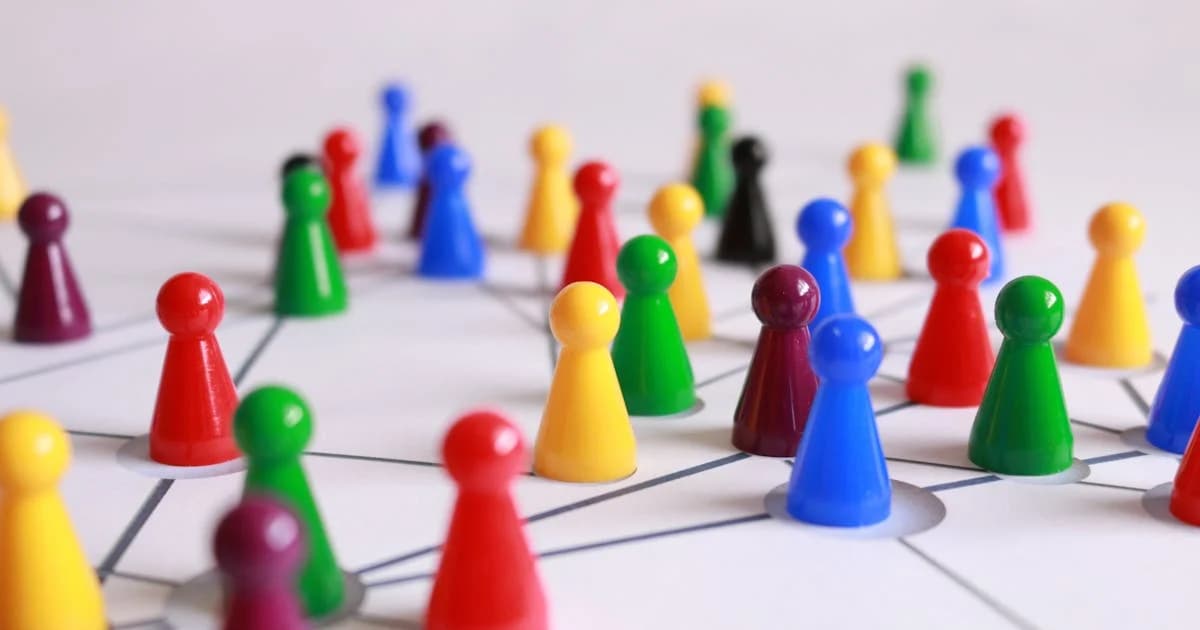 El popular podcast 'Conversaciones' se renueva y amplía su enfoque bajo una nueva identidad