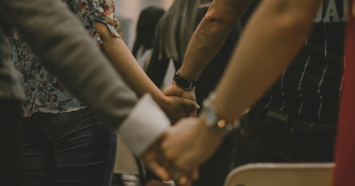 La autora Chantal Johnson lanza su tercer estudio bíblico 'Alegría más allá de la página' explorando la alegría cristiana