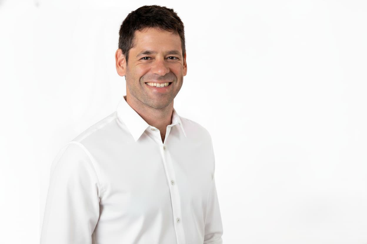 El fundador de TAY Investments, Yuval Shram, defiende una visión a largo plazo y el desarrollo centrado en el bienestar en el sector inmobiliario multifamiliar