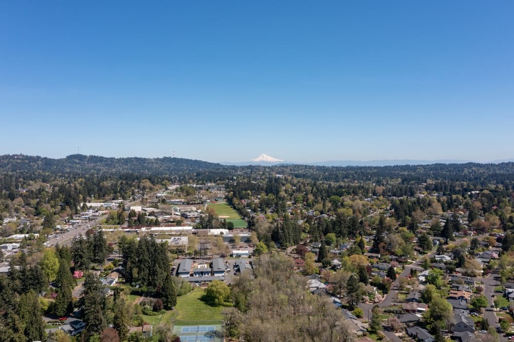 Ventas de viviendas en Beaverton vinculadas a ciclos de empleo tecnológico, según agente inmobiliario