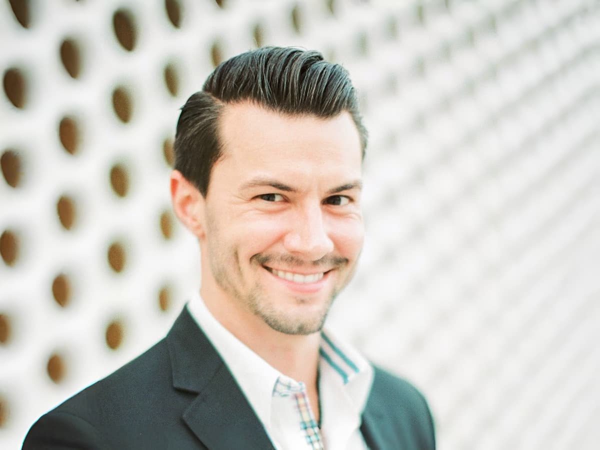 Justin Nimergood obtiene doble reconocimiento en la gala inaugural de Epique Realty