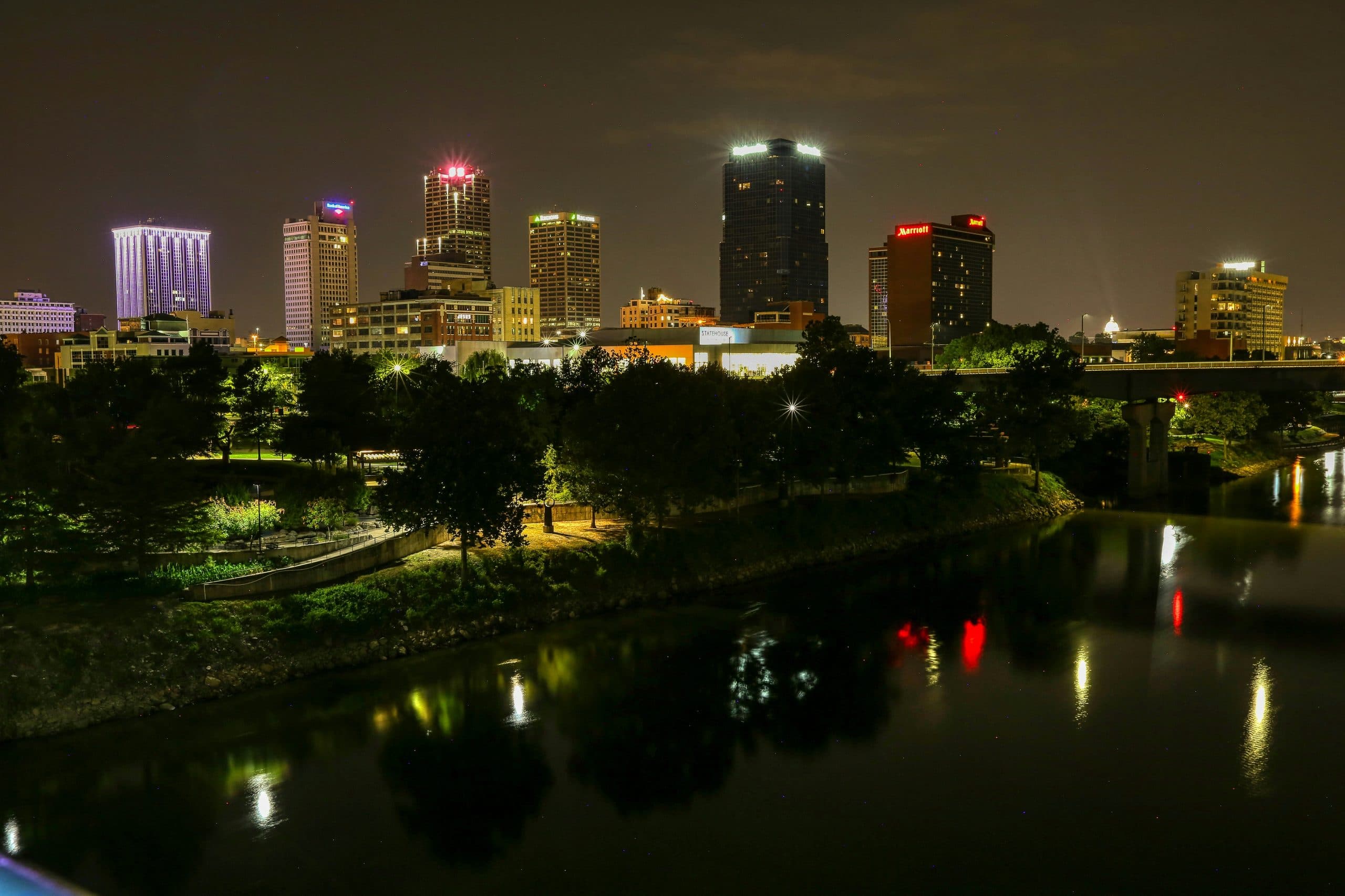 El Estable Mercado Inmobiliario de Little Rock Ofrece Previsibilidad en Medio de la Volatilidad Costera