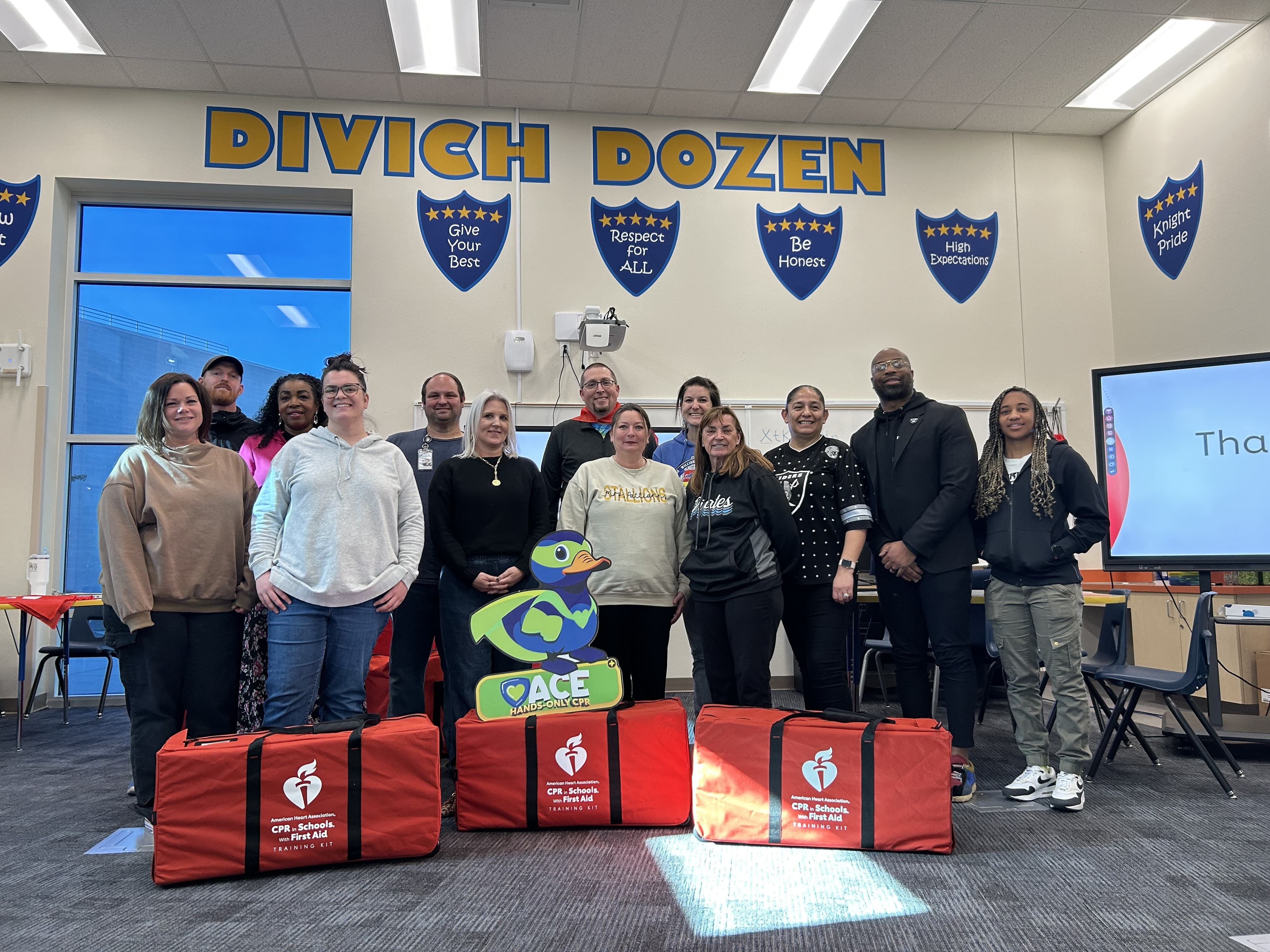 Los Raiders y la Asociación Americana del Corazón Refuerzan la Seguridad Escolar con Iniciativa de Entrenamiento en RCP