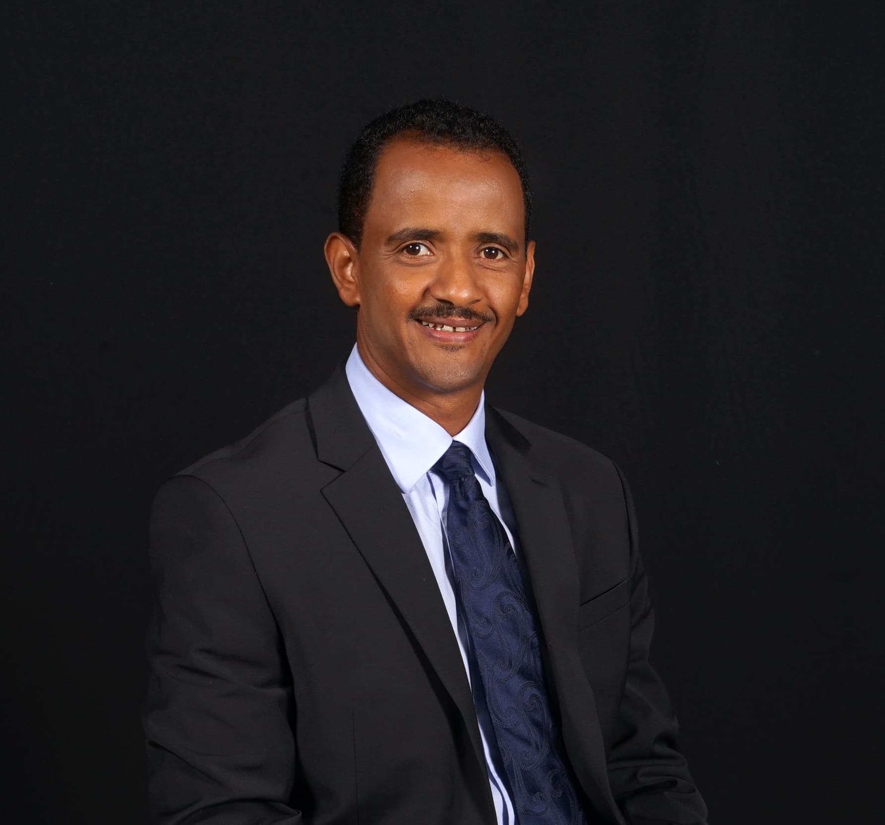 Fármaco común para migrañas muestra promesa en reducir riesgo de accidente cerebrovascular en mujeres