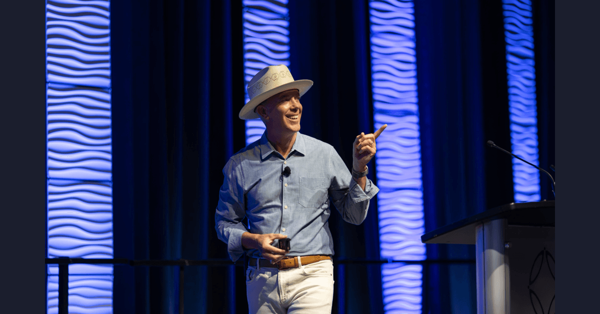 Joseph Kopser de Grayline Group recibe el Premio al Servicio y Liderazgo de CleanTX por su impacto visionario en el ecosistema energético de Texas