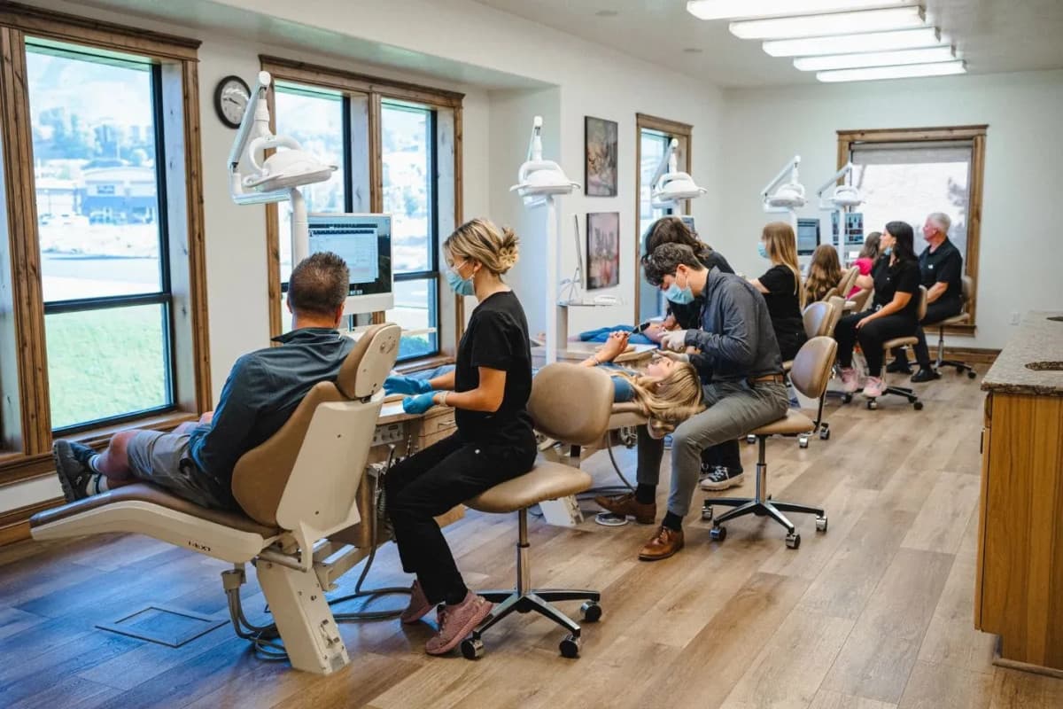 Albrechtsen & Fanelli Orthodontics ofrece tratamientos personalizados con tecnología avanzada en South Ogden