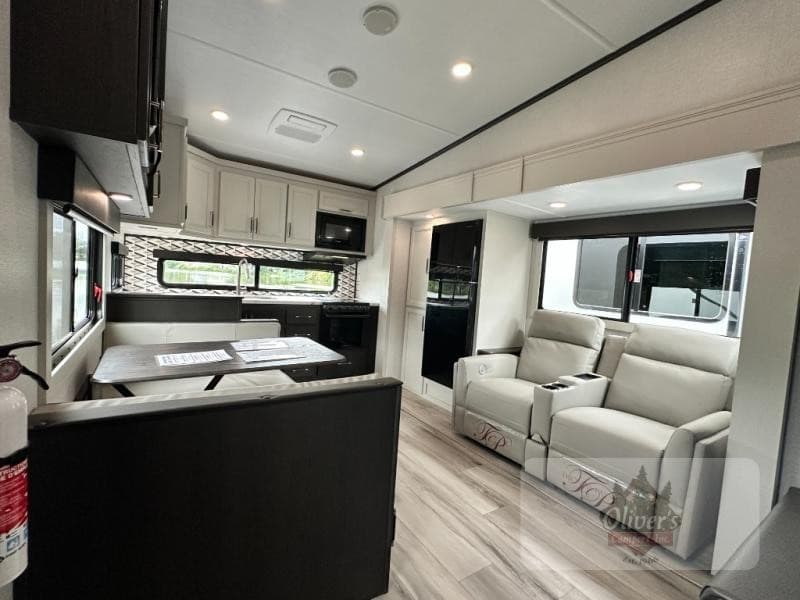 Oliver's Campers Amplía su Inventario de RV Usados en Norwich, Ofreciendo Más Opciones para Compradores con Presupuesto Ajustado