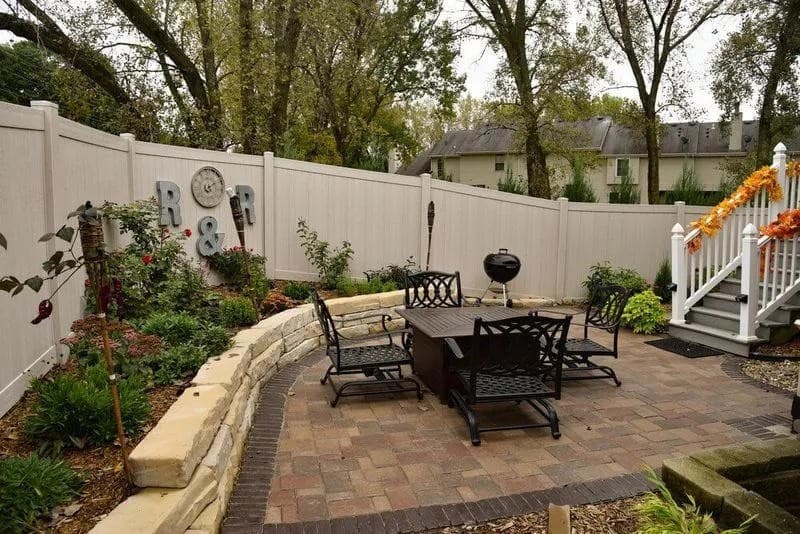 Empresa de jardinería en Cedar Rapids expande servicios de acarreo y espacios exteriores para 2024