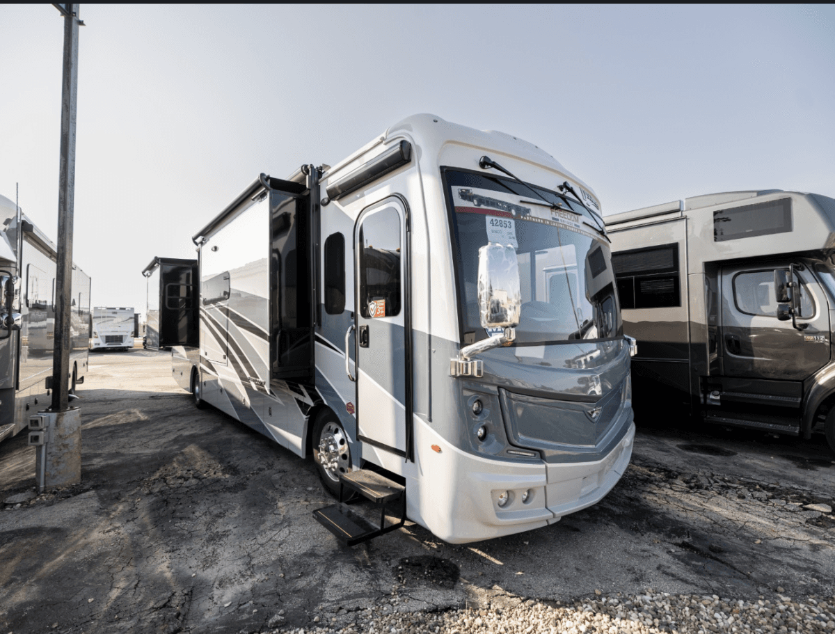 McKee RV Amplía las Ventas de Thor Motor Coach y los Servicios Integrales de Autocaravanas en la Región del Medio Oeste