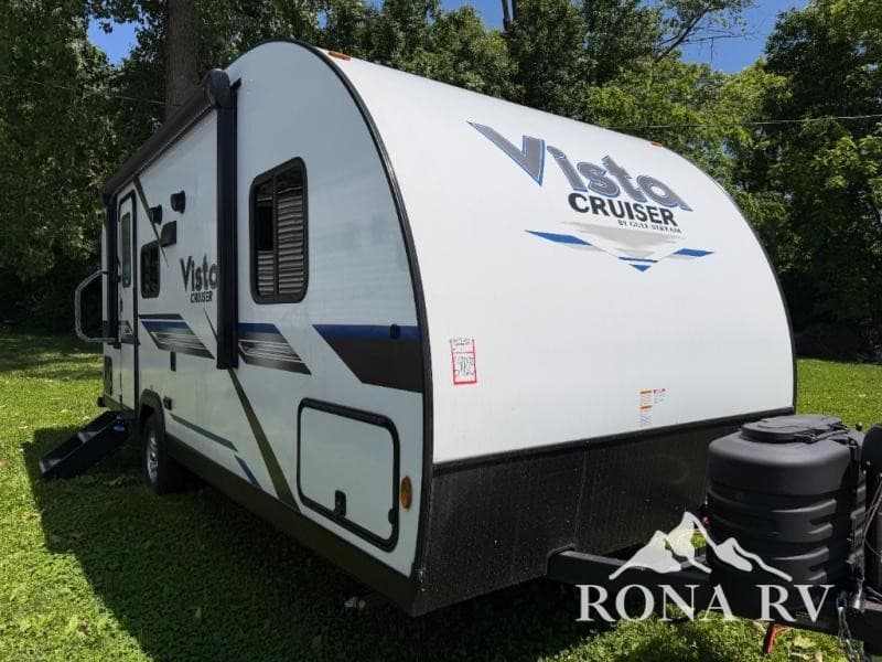 Rona RV LLC amplía su inventario en Ohio con Vista Cruiser y Voltage Toy Haulers