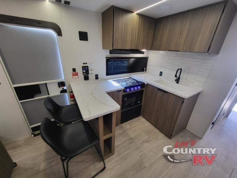 Lee’s Country RV amplía su inventario de RV remolcables y servicios en Batesville, Indiana