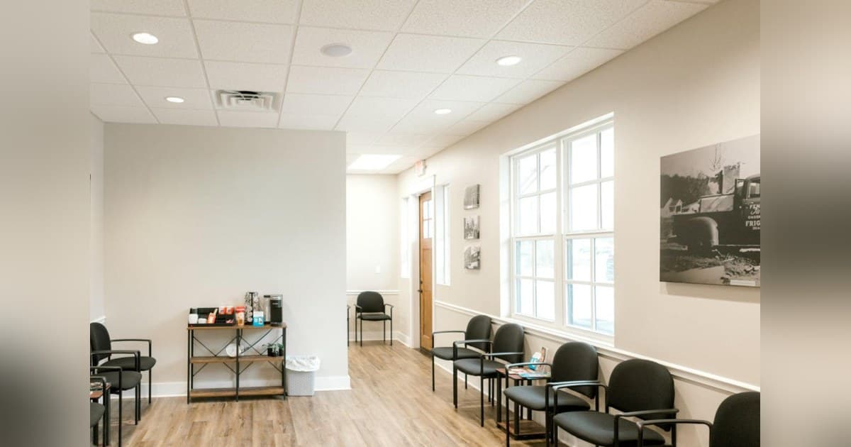 Hometown Orthodontics destaca las opciones de brackets para adolescentes en su oficina de Oneonta
