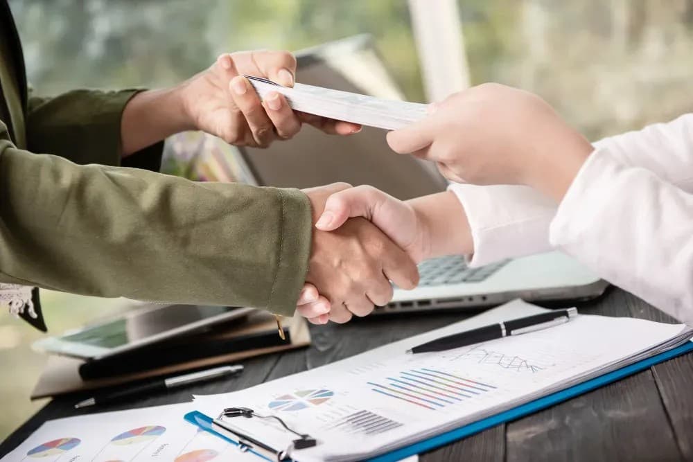 La demanda de cheques persiste entre las empresas canadienses, ya que las necesidades de registro impulsan los pedidos