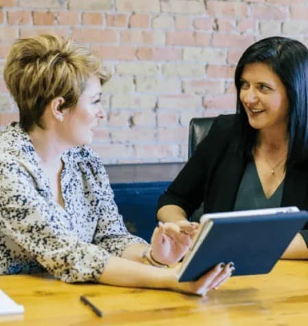 Las Plataformas de Conocimiento Impulsadas por IA Transforman el Soporte Empresarial Mediante el Autoservicio Inteligente