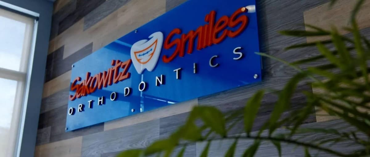 Sakowitz Smiles Orthodontics Combina Tecnología Avanzada y Especialización Pediátrica para Transformar la Atención Ortodóntica