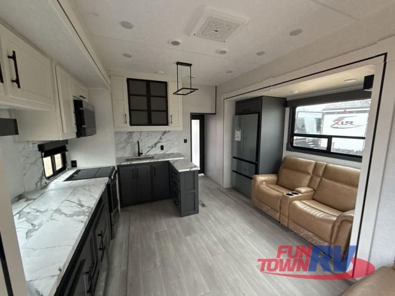 Fun Town RV Oklahoma City amplía su inventario con más toy haulers y quinta ruedas