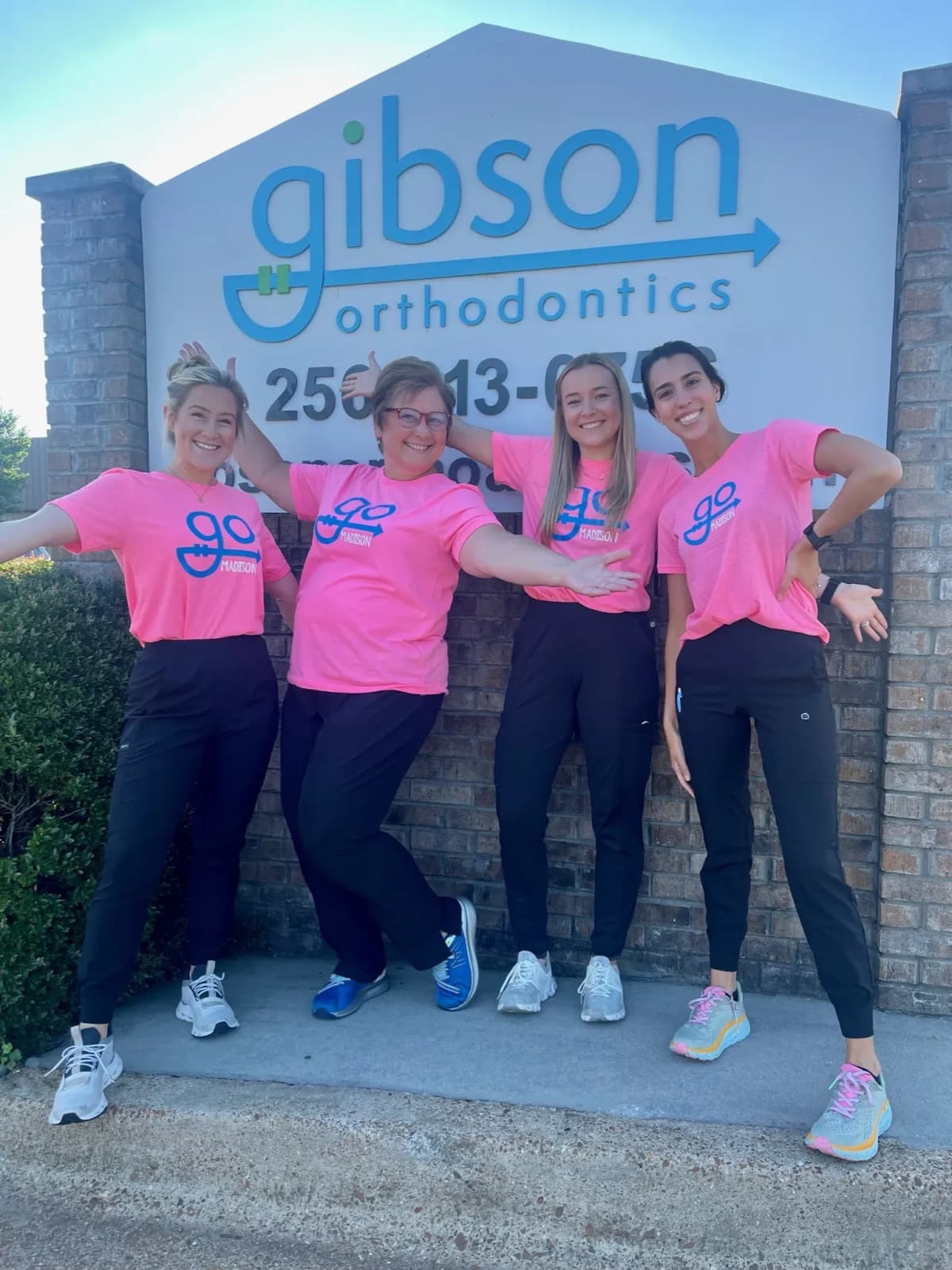 Gibson Orthodontics en Harvest, AL Ofrece Soluciones Integrales de Ortodoncia para Todas las Edades