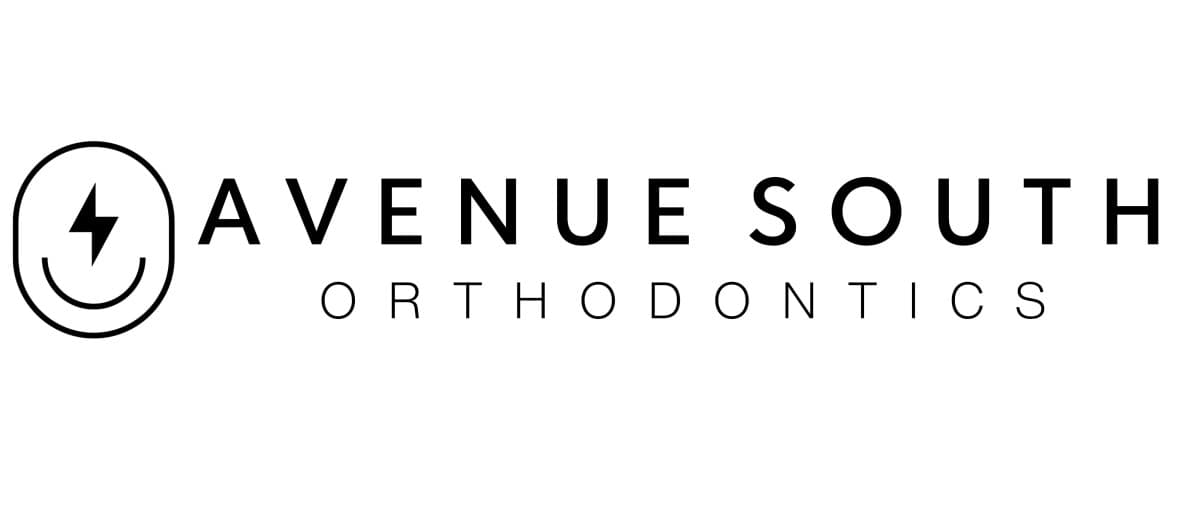 Avenue South Orthodontics ofrece tratamiento Invisalign discreto para adolescentes y adultos en Nashville
