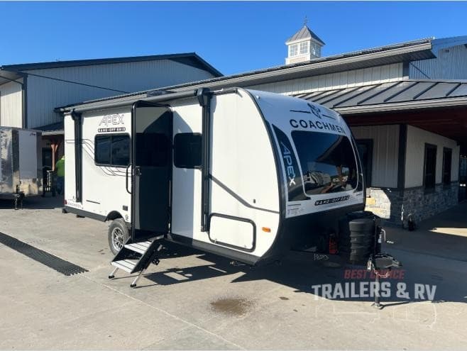 Best Choice Trailers - RV actualiza inventario en línea de remolques de viaje y unidades utilitarias