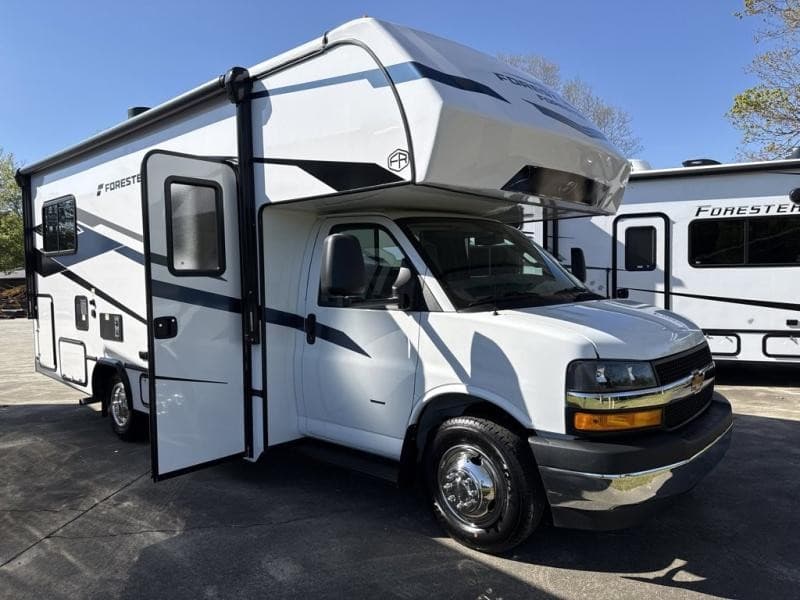 Open Roads Complete RV amplía su inventario de vehículos recreativos en varias ubicaciones de Georgia