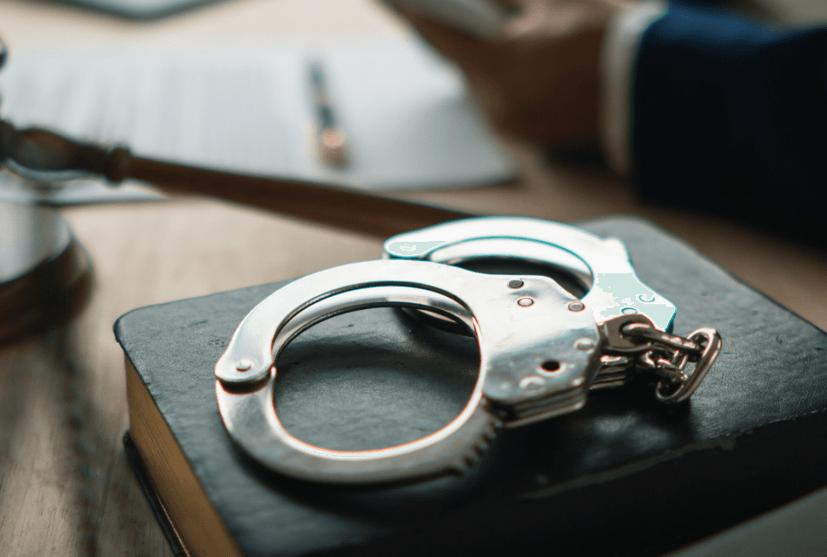 La importancia de contactar a un abogado penalista antes de enfrentar cargos formales