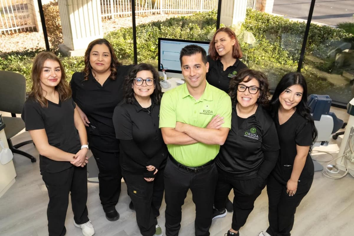 Okuda Orthodontics en Henderson, NV Ofrece Soluciones Integrales de Ortodoncia para Todas las Edades