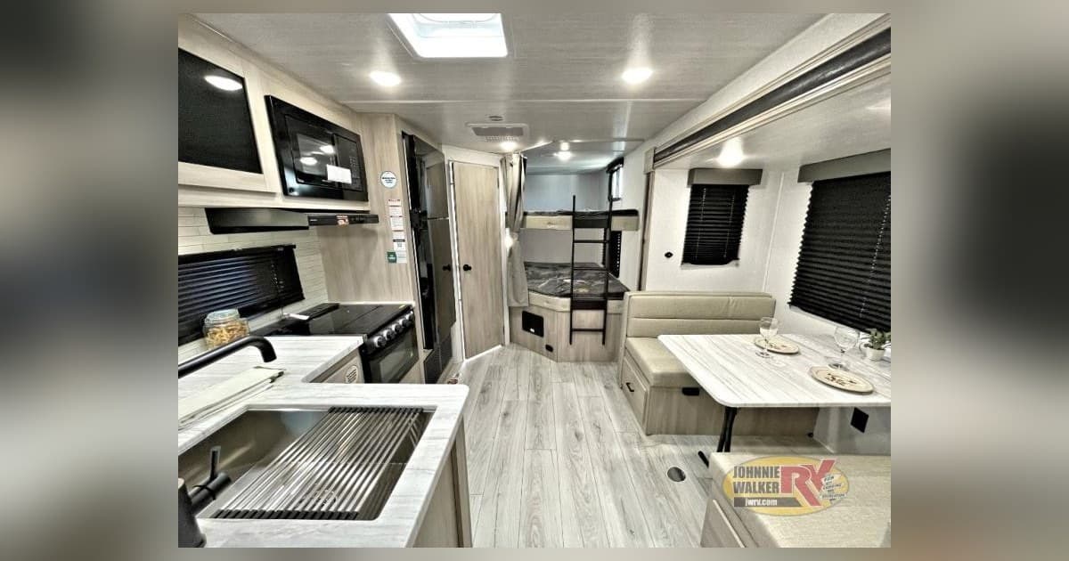 Johnnie Walker RV amplía su inventario de remolques de viaje en Las Vegas con modelos 2026 y 2027