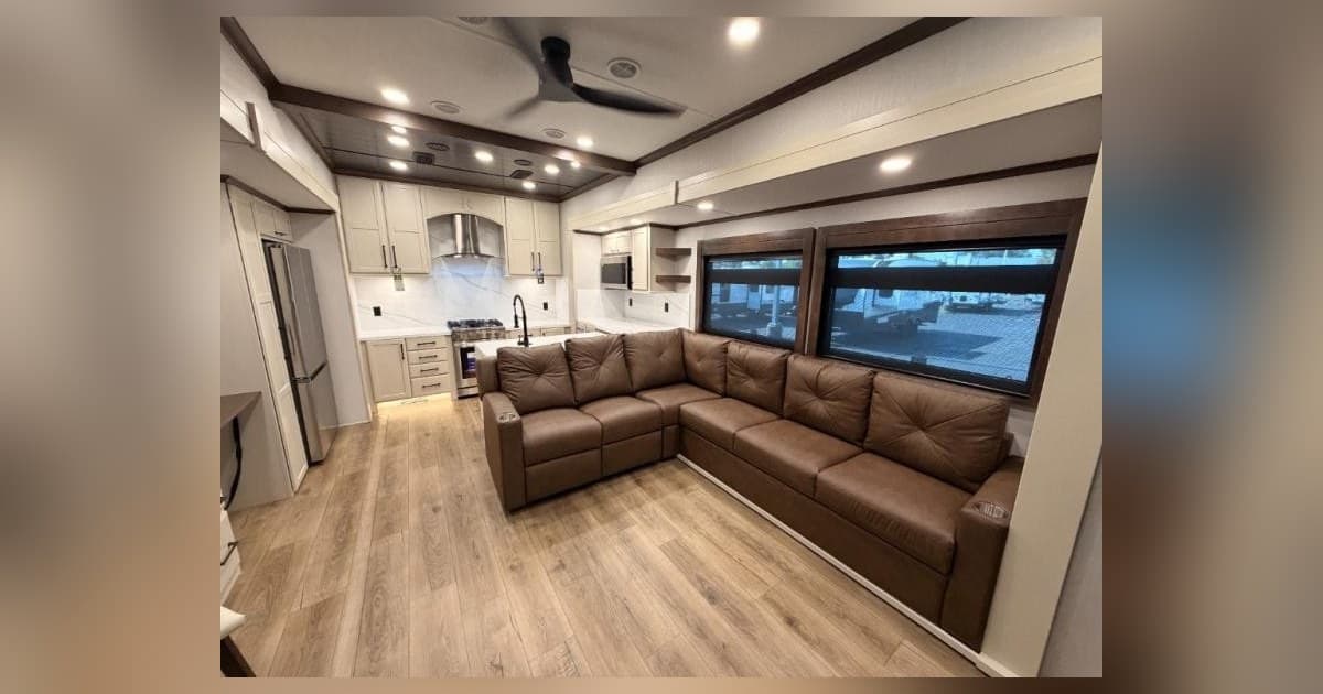 Joplin RV & Marine destaca las opciones de RiverStone Toy Hauler para compradores de RV en Missouri