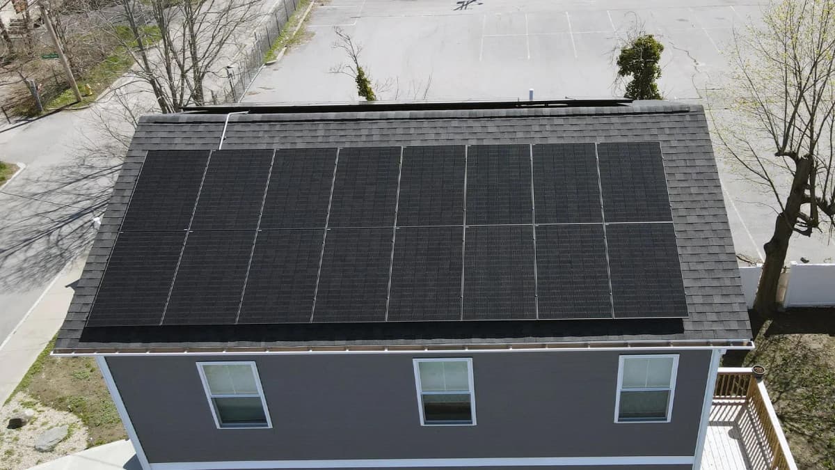 Sunfinity Power & Roofing lidera soluciones solares y de techado para hogares en Massachusetts y Rhode Island