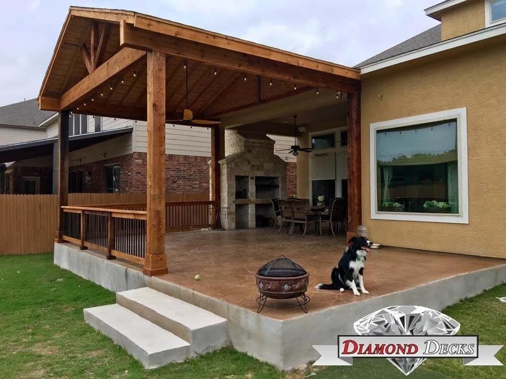 Diamond Decks ofrece tarimas compuestas personalizadas en San Antonio desde 2015