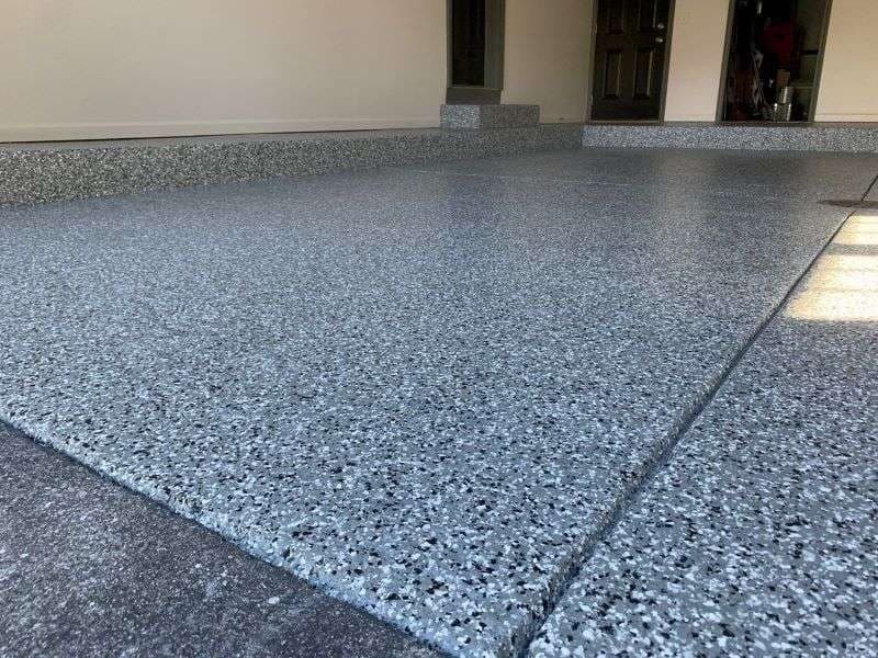 El deshielo primaveral revela daños ocultos en el concreto de garajes del oeste de Michigan