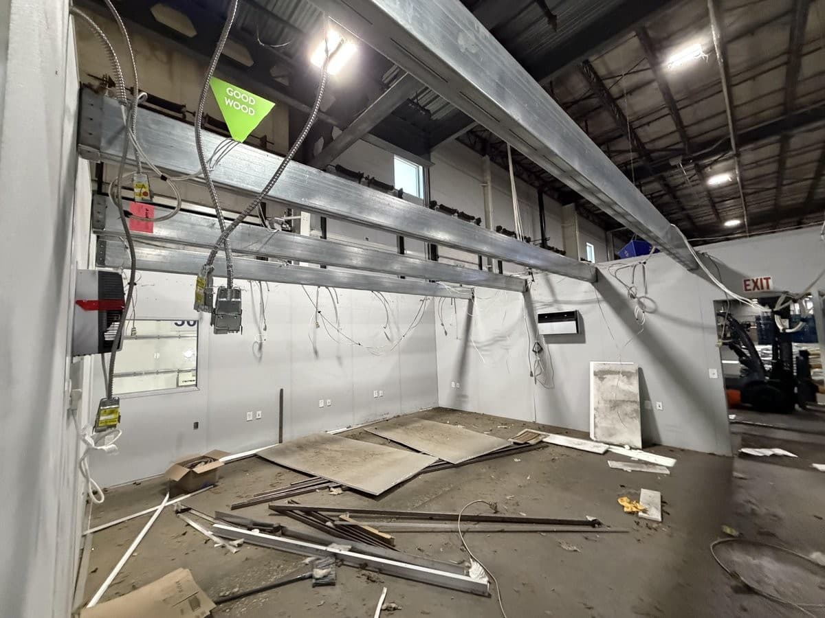 SoFlo Installations completa construcciones de oficinas modulares en 42 estados dentro de almacenes y plantas