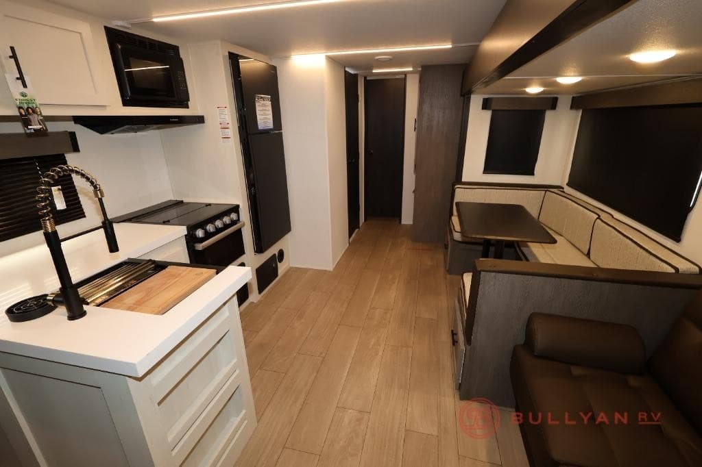 Bullyan RV ajusta su inventario para la temporada de viajes de aventura primaveral en Minnesota