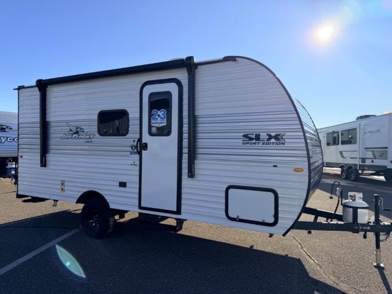 Hilltop Camper & RV actualiza la programación de servicios y la coordinación de piezas en sus cuatro ubicaciones en Minnesota