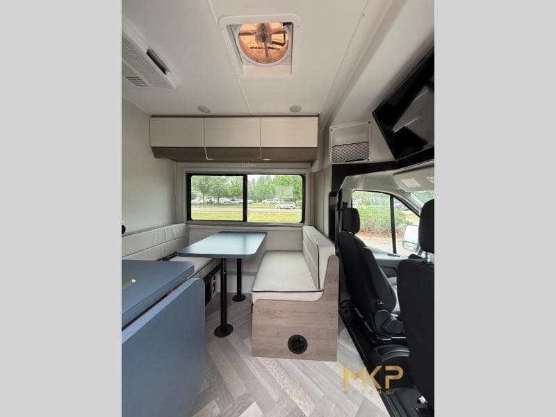 Lake Region RVs amplía su inventario de Clase B y RV usados en Minnesota