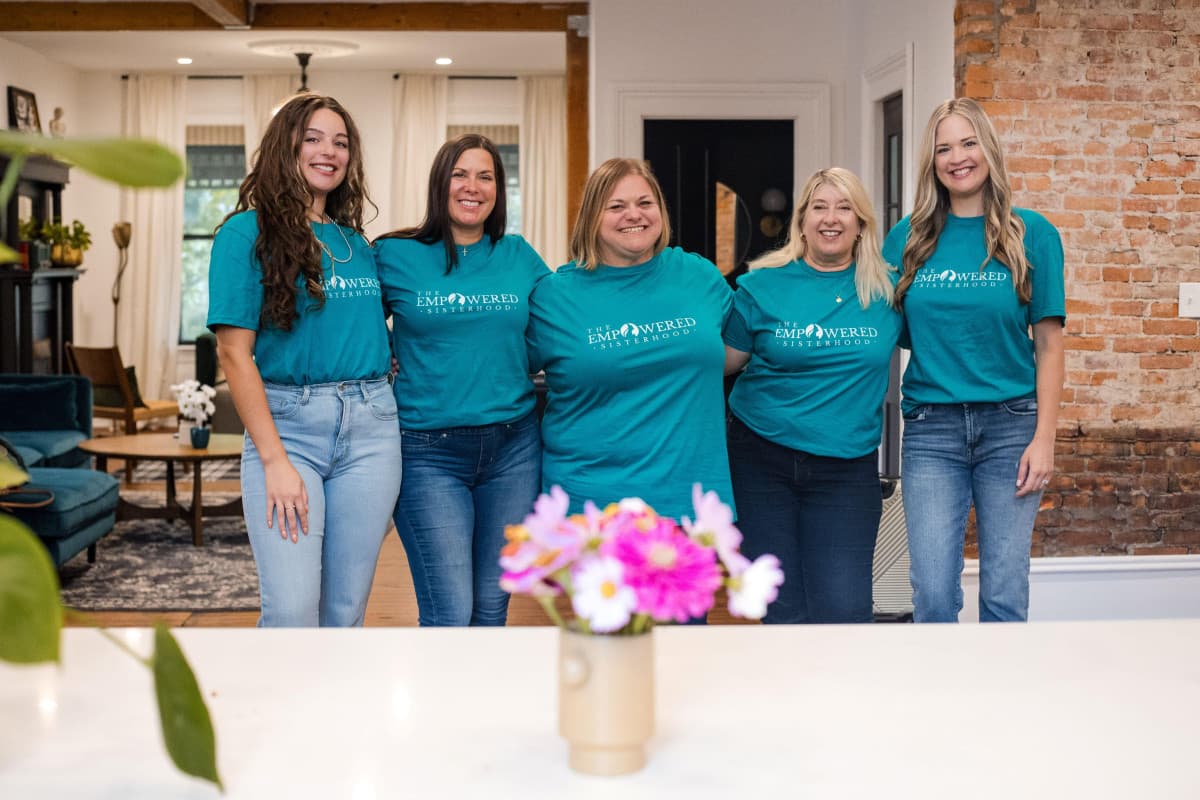 Hermandad Empoderada se lanza para aumentar la confianza financiera de mujeres de mediana edad