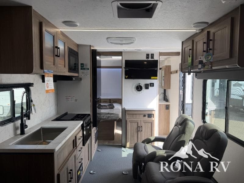 Disponibilidad de Travel Trailers Usados se Expande en Rona RV LLC en Pataskala, Ohio