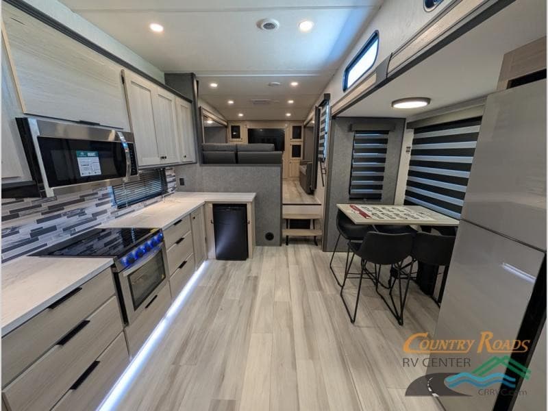 Country Roads RV Center Expande su Inventario 2026 con Nuevos Remolques de Viaje y Quinta Rueda