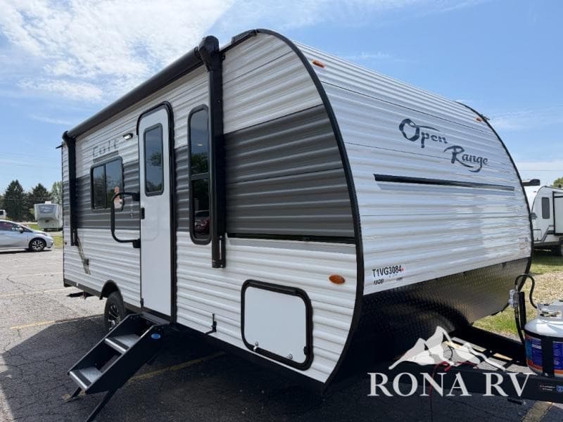 Rona RV LLC amplía su inventario de remolques de viaje y servicios en el centro de Ohio