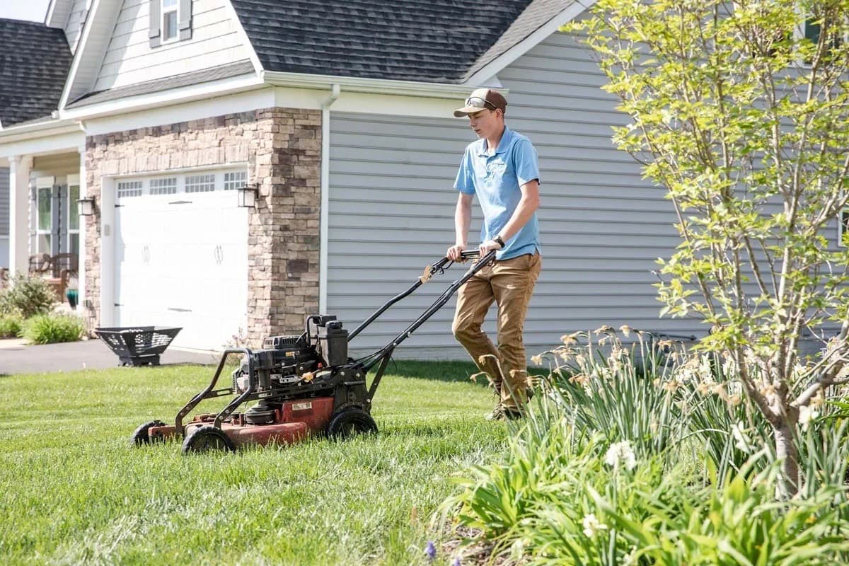 Reliable Lawn Care expande su servicio completo de mantenimiento de césped a Warrenton, VA