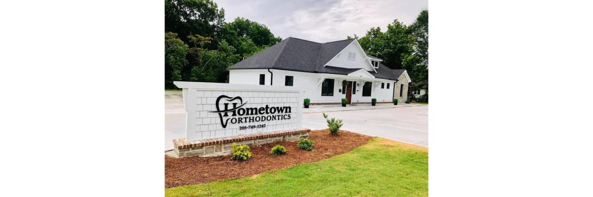 Hometown Orthodontics amplía su oferta de Invisalign para atender a familias cerca de Pinson, Alabama