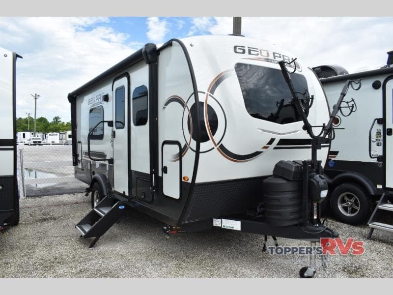 Topper’s RV amplía su lote de venta de casas rodantes y servicios para compradores del área de Houston
