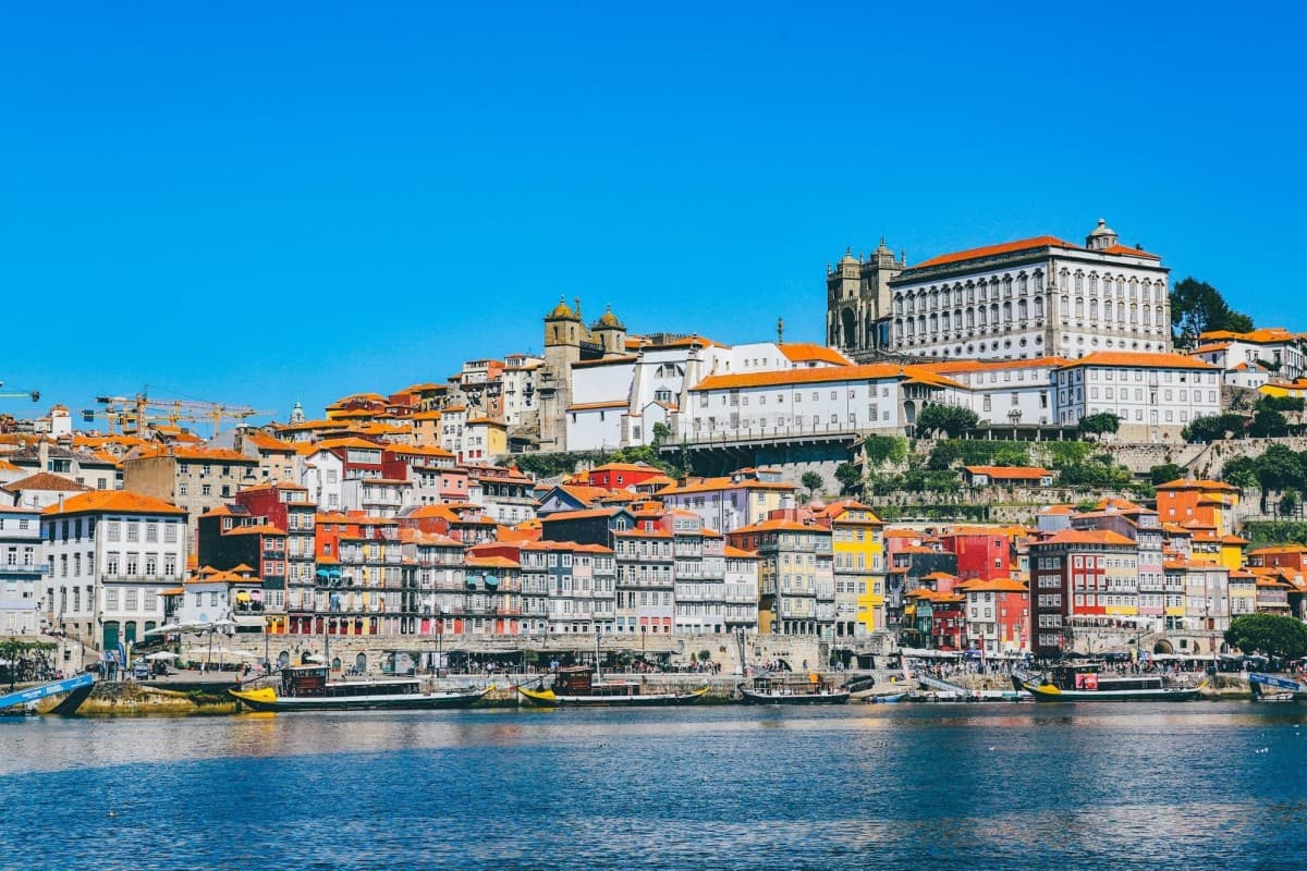 Portugal mantiene mínimos de inversión para la Golden Visa entre 250.000 y 500.000 euros para estadounidenses en 2026