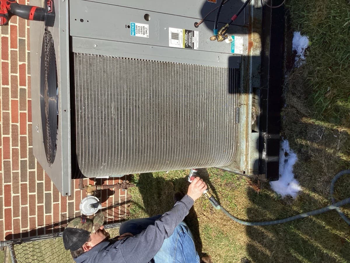 Empresa de HVAC de Birmingham recibe honor de la Cámara y mantiene calificación de 4.9 estrellas