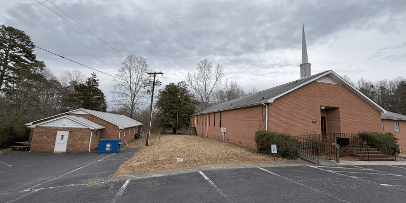 Nueva iglesia no denominacional abre en Winston-Salem, sirviendo a familias del Triad