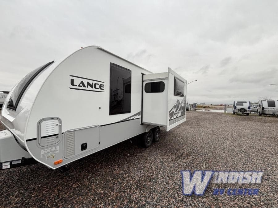 Windish RV Center amplía su inventario de remolques Lance Travel Trailer en Colorado