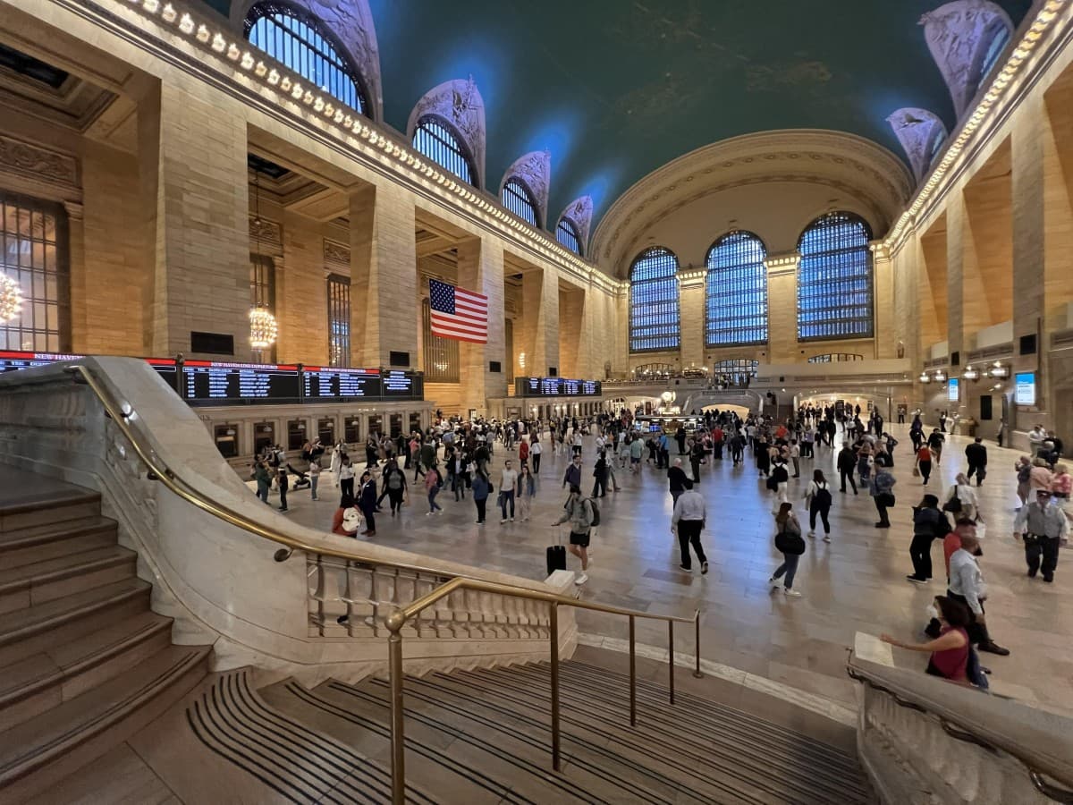 NYC Free Tour lanza ruta peatonal diaria bilingüe desde Bryant Park
